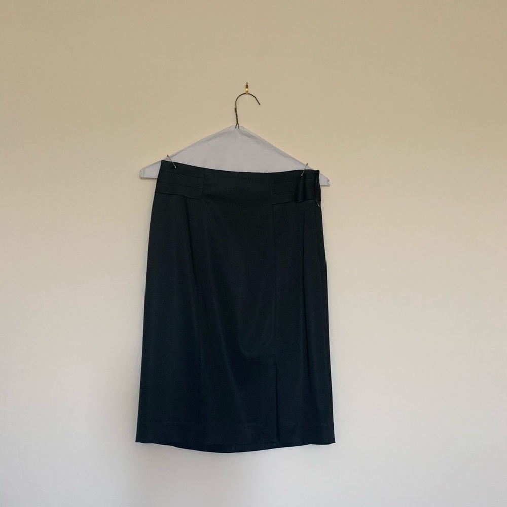 Size 2 black White House black market skirt